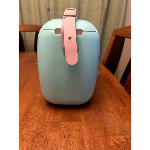 PolarBox Retro Pastel Mini Cooler / Lunch Box with Strap - Picture 3 of 6